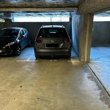 Centre Avec Place De Parking Privee Et Balcon